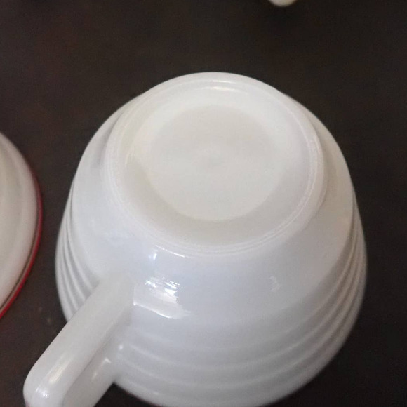 Vintage Hazel Atlas Moderntone Platonite Ribbed Milk Glass A Pair 2  Coffee Cups - Picture 6 of 9